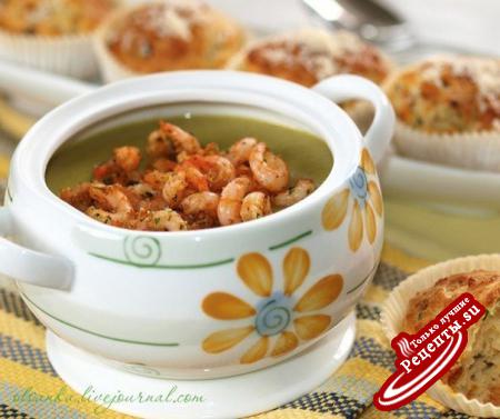 Суп-пюре из зеленого горошка с ароматными креветками