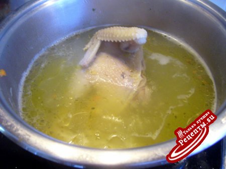 Густой картофельный суп с фасолью в горшочке