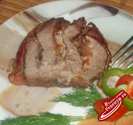 Говядина с начинкой запеченая