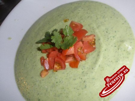Освежающий кремовый зеленый суп