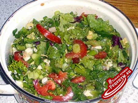 Салат из помидоров с брынзой