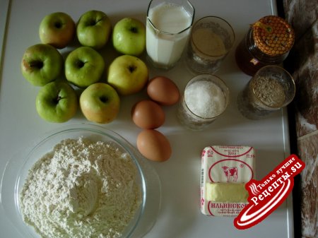 Пирог-пудинг с яблоками, медом и корицей.