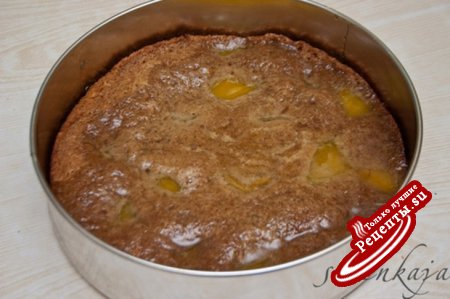 Бисквитно-ореховый пирог с манго