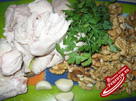Салат из курицы в грушах