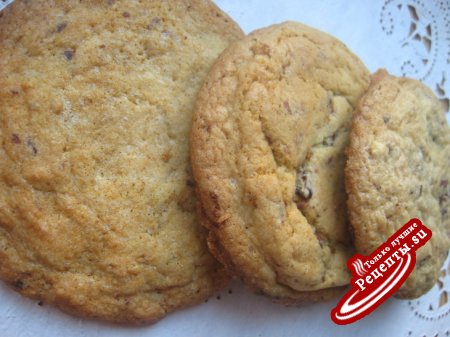 Chocolate Chip Cookies (Thin, Chewy & Puffy)