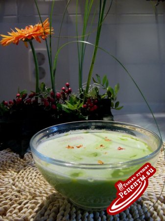 Зеленый "капучино" (гороховый суп-пюре)