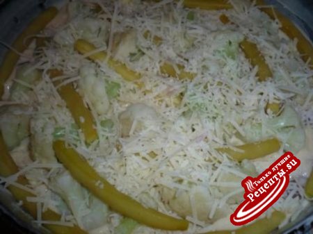 Куриная грудка с овощамии сыром в тесте