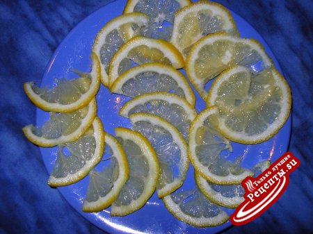 Крепы с лимонно-карамельным соусом и лимонными дольками