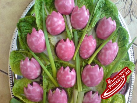 "Тюльпаны " из фаршированных яиц