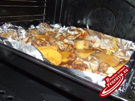 куриные крылья в остром маринаде приготовленные с картошкой
