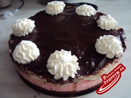 Клубничный торт с шоколадной глазурью для Самой-самой девушки!.. :)