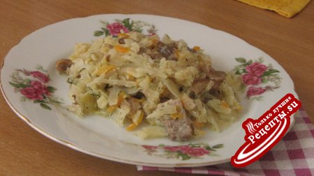 капустка тушеная с грибами и свининкой