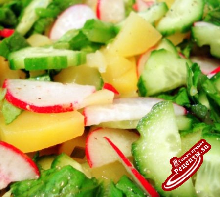 Обычный овощной салатик на бульонной заправке