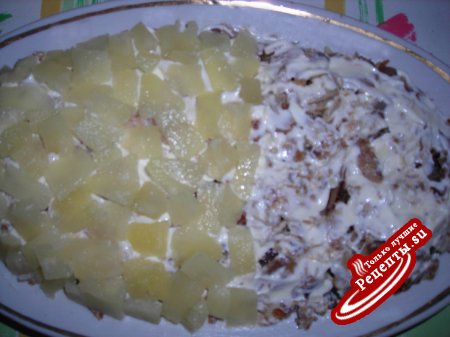 салат «Отличный» с сыром и ананасами