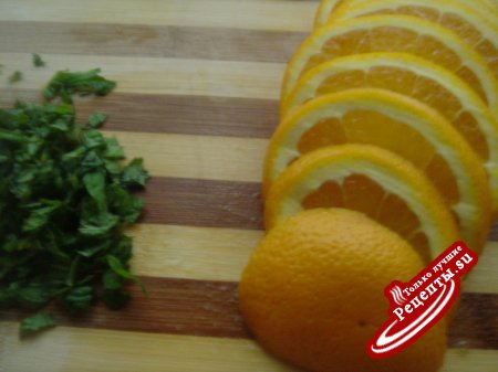 Куриная грудка в миндальной панировке и с апельсиновым соусом