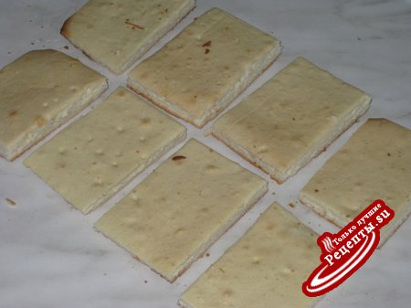 Бисквитные пирожные с карамелизированными грушами