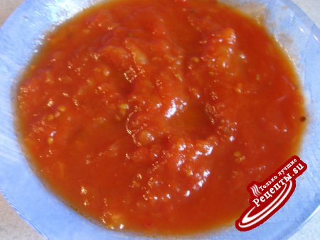 Курица или индейка тушеная с красным болг.перцем и том.соусом "tomate frito".