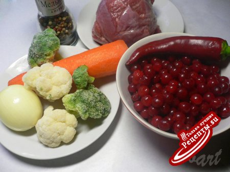 Баранина под калиновым соусом с перцем.