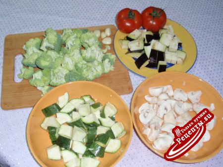 Тушеные овощи с королевскими креветками