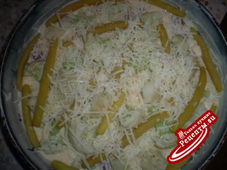 Куриная грудка с овощамии сыром в тесте