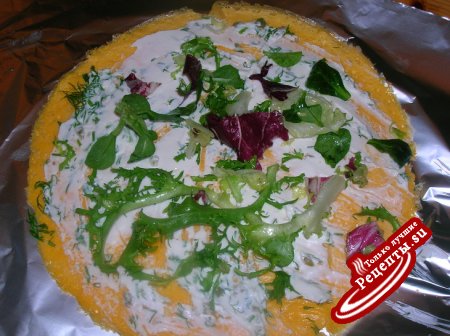 Рулеты-омлеты с творожным сыром и листовым салатом
