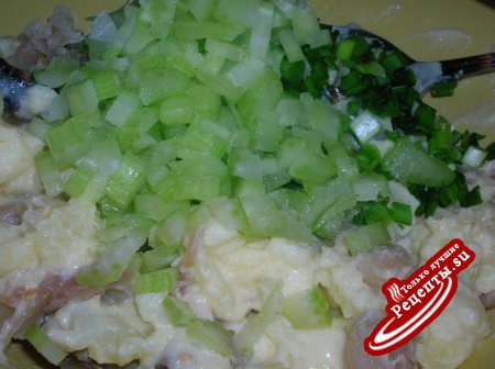 Картофельный салат со скумбрией в горчичной заправке