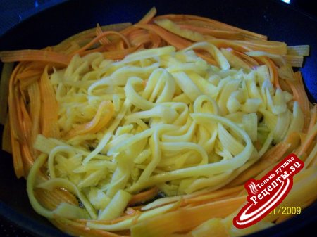 Спагетти-волна с овощами