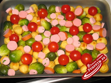 Фритатта с овощами и сосисками «Шарики за ролики».
