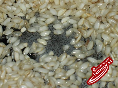 Средиземноморская запеканка из риса с баклажанами.
