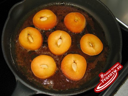 Перевернутый пирог (Tarte Tatin) с абрикосами.