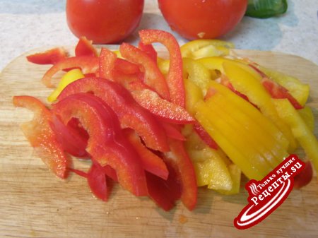 Овощной салатик с помидорами и сыром фета