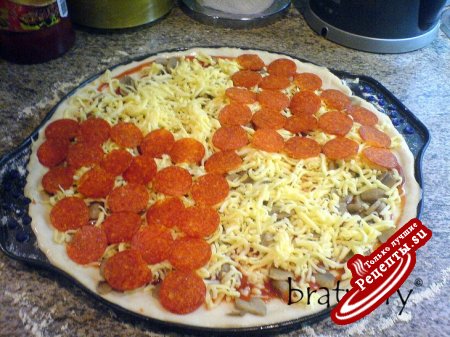 Pizza Pepperoni con funghi