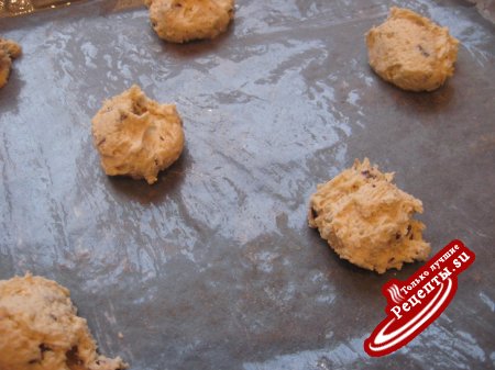 Chocolate Chip Cookies (Thin, Chewy & Puffy)