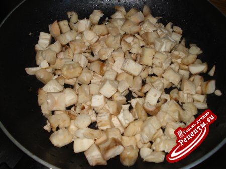 Шампиньоны с начинкой из картофельного пюре