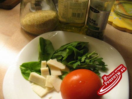 Салат с рукколой и козьим сыром