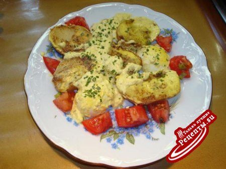 Картофель и яйца, запеченные под соусом карри