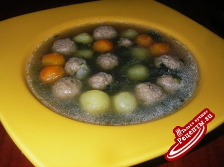Картофельный суп с фрикадельками и шпинатом