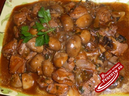 грудинка с шампиньонами в соусе