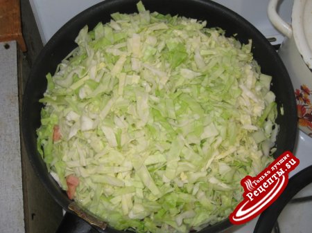 Солянка по-деревенски со сметаной.