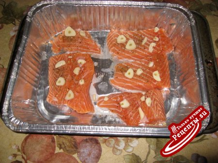 Филе лосося запеченное с гарниром.