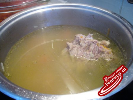 Густой суп с фасолью и капустным ассорти