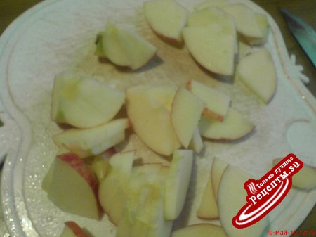 Салат из сельди, лука и яблока