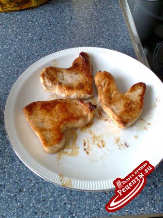 Салат с персиками.