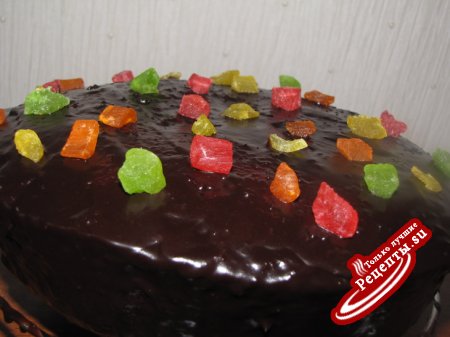 Шоколадный тортик с клюковкой, приготовленный в СВЧ.