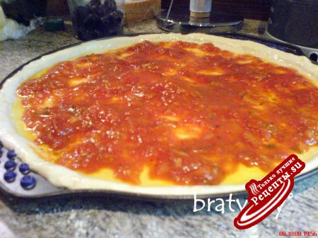 Pizza tre formaggi e due pancetta (Пицца с тремя сырами и двумя беконами)