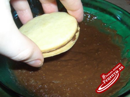 Песочное печенье в шоколадной глазури
