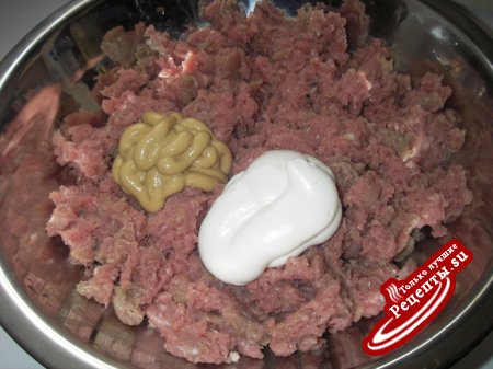 Кабачково-мясной рулет с баклажанами