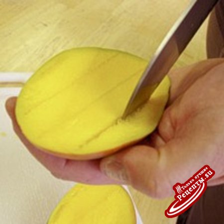 манго с малиновым соусом