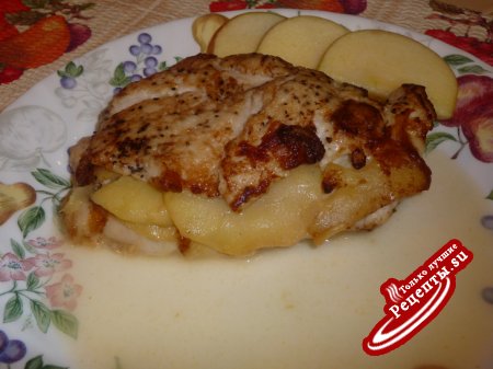 куриная грудка с яблоком и сыром brie.