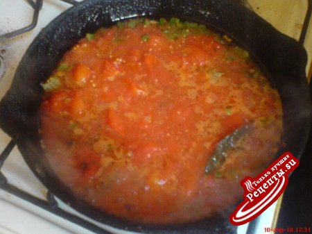 Треска с сельдереем в томатном соусе